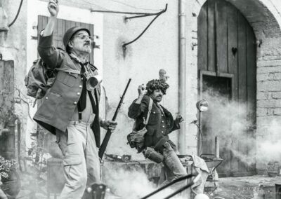 Garde-boue !, Théâtre Group’