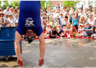 Les demi-frères Grumaux, Carnage Productions