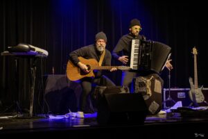 BOUGRR ! Voleurs de chansons