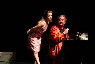 Vous qui passez sans me voir 