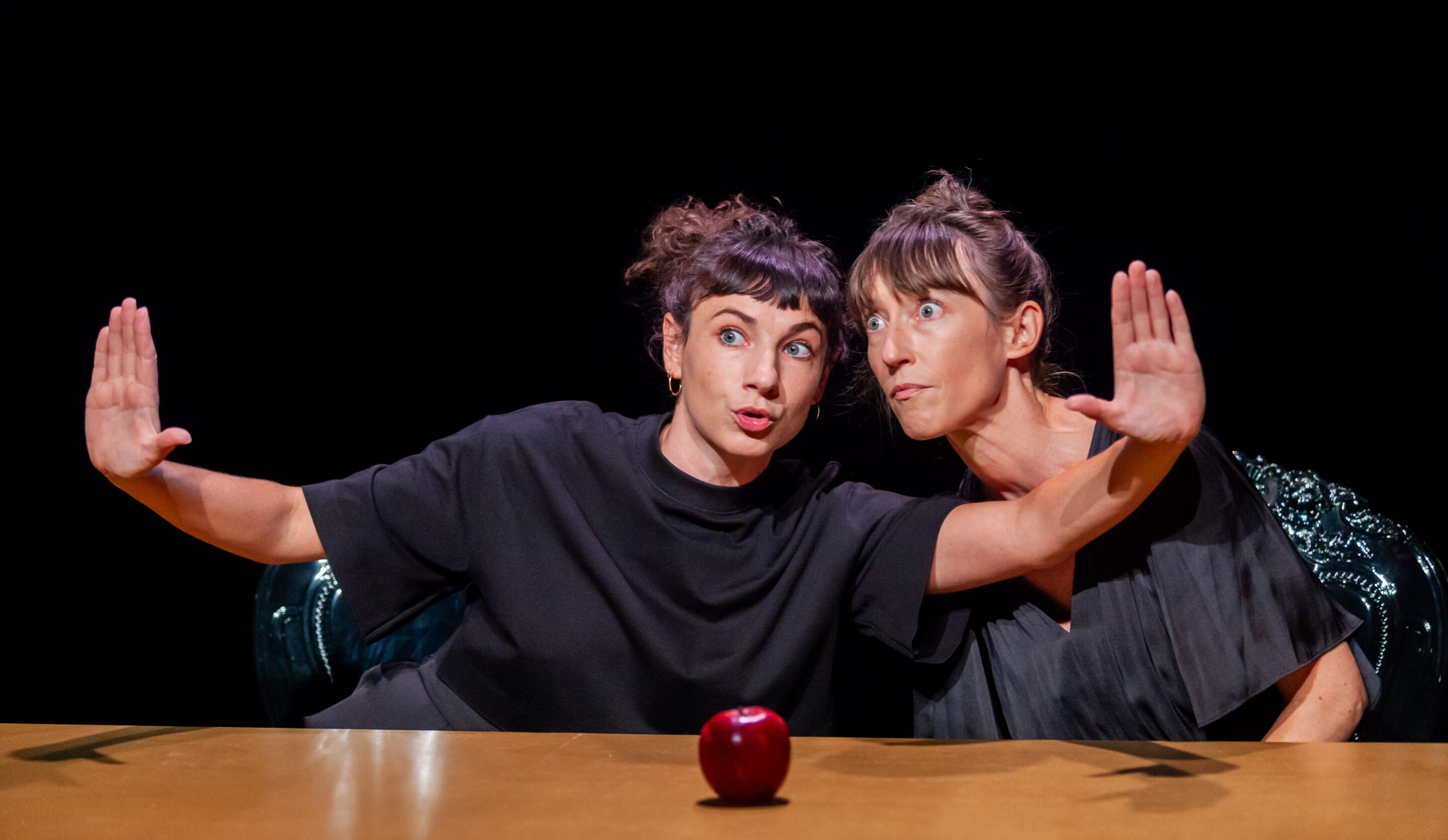 La Pomme Empoisonnée La Pomme Empoisonnée