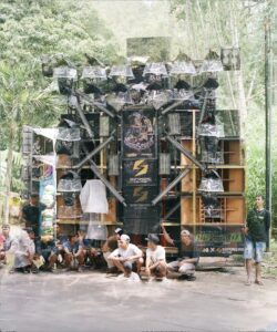 Nik Nowak, Tracing A Ghost, Lare Sepele, 2025