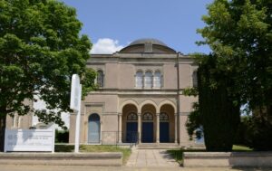 Centre d'art contemporain-la synagogue de Delme