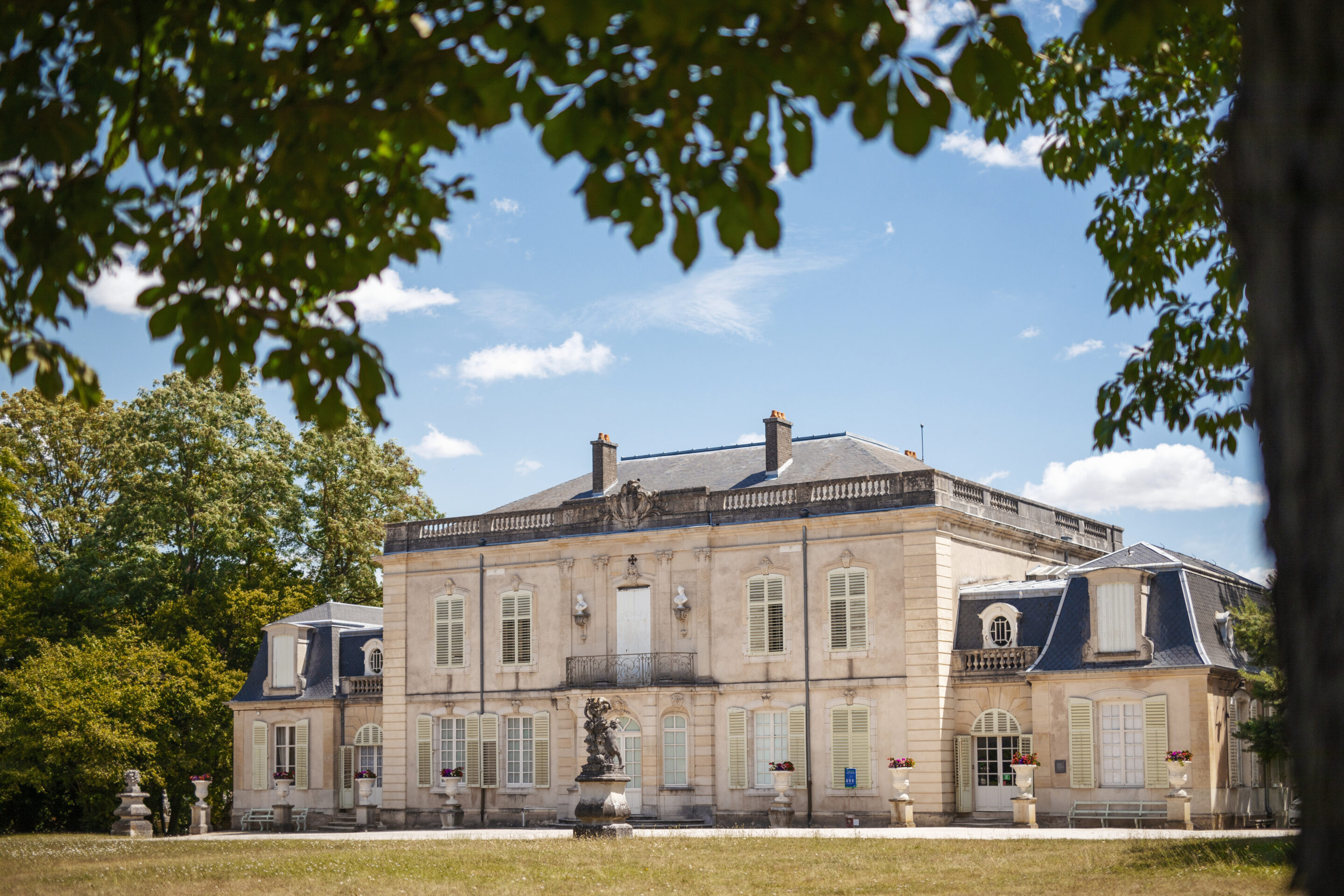 chateau%20Montaigu.jpg chateauMontaigu.jpg